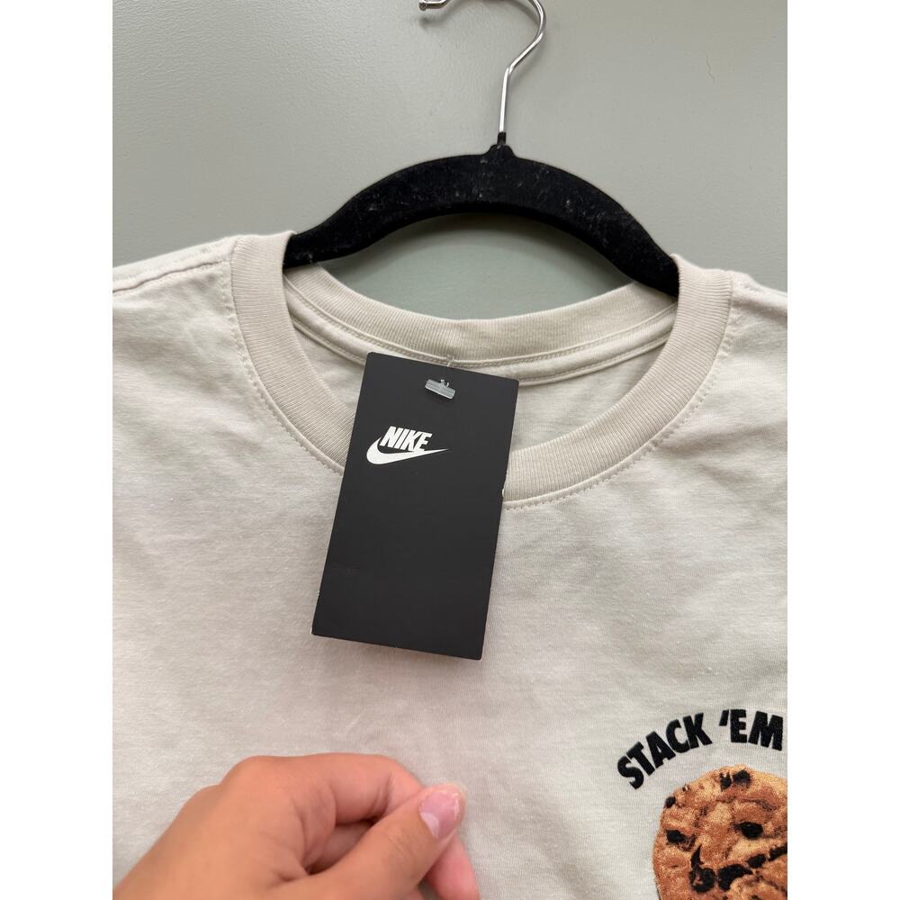 Nike Dunk Fun Stack ’Em High Graphic Tee NWT Size Small - Picture 4 of 5